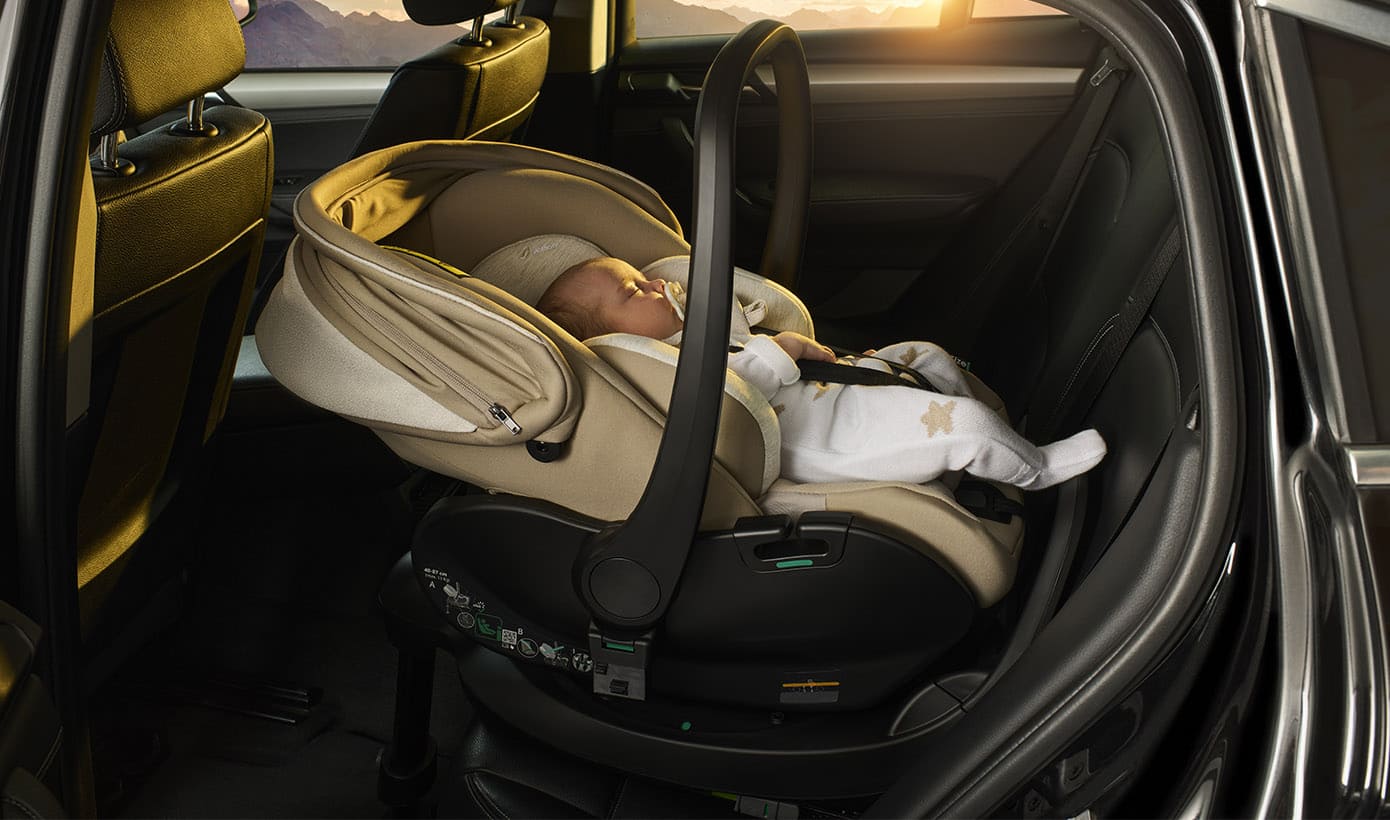 First Seat Recline i-Size : le siège-auto inclinable dans toutes les configurations